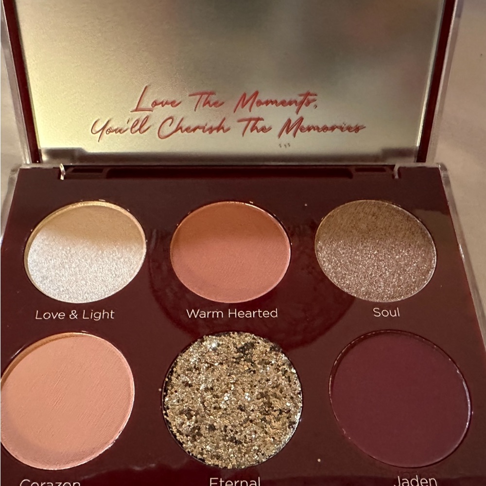 Dominique Unconditional Eyeshadow Palette
